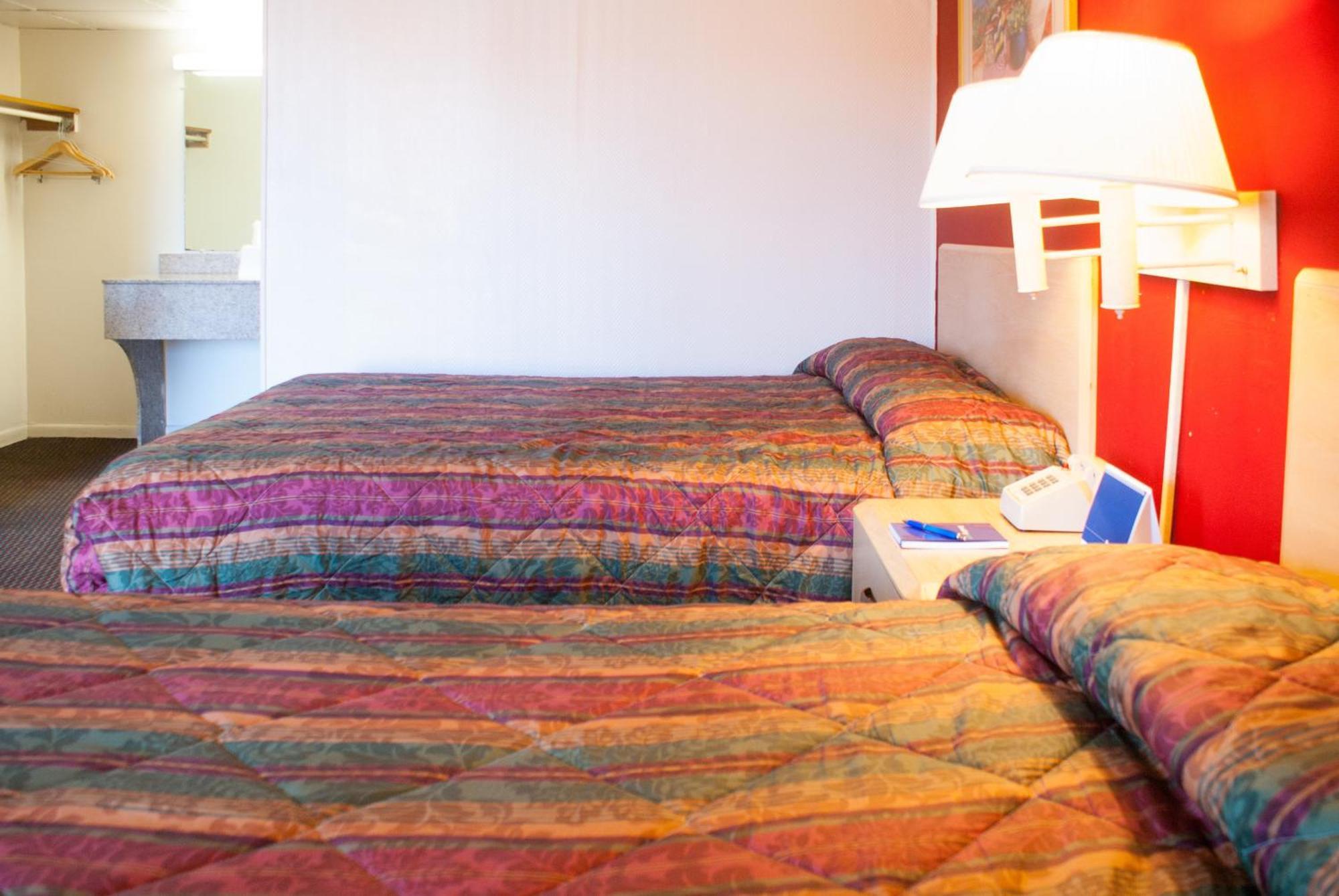 Scottish Inn Downtown Jacksonville Room photo