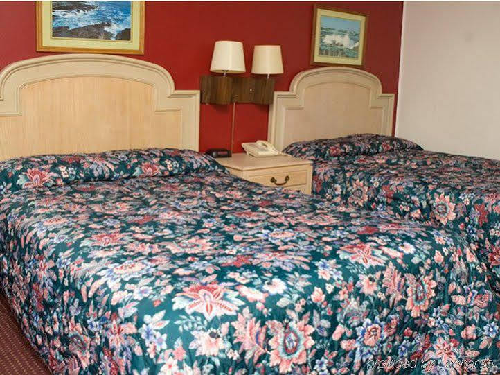 Scottish Inn Downtown Jacksonville Room photo